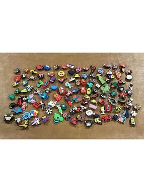 (125+) Lot Of Crocs Charms